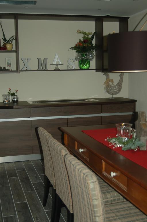 Hotel-Ferienwohnungen Cafe Maarblick Schalkenmehren Ngoại thất bức ảnh