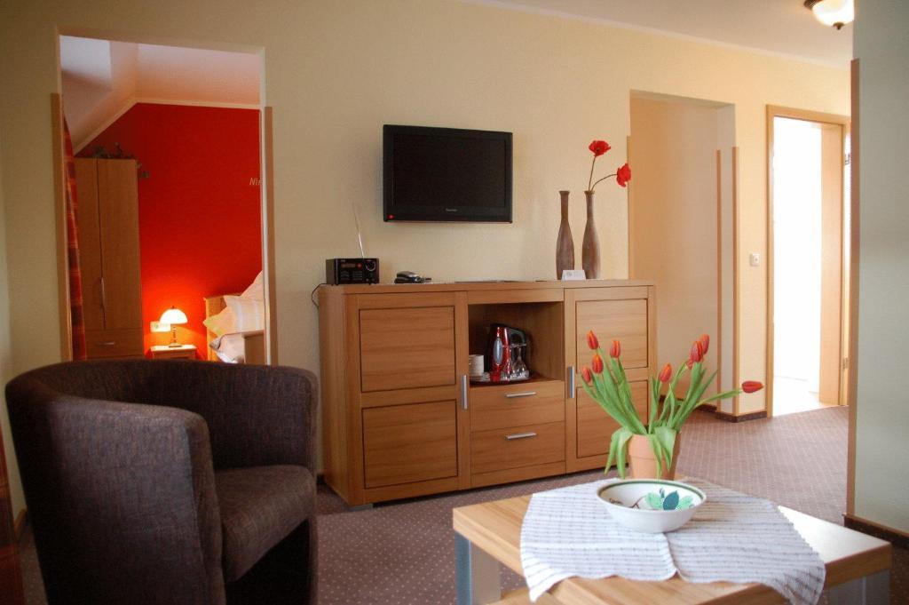 Hotel-Ferienwohnungen Cafe Maarblick Schalkenmehren Phòng bức ảnh